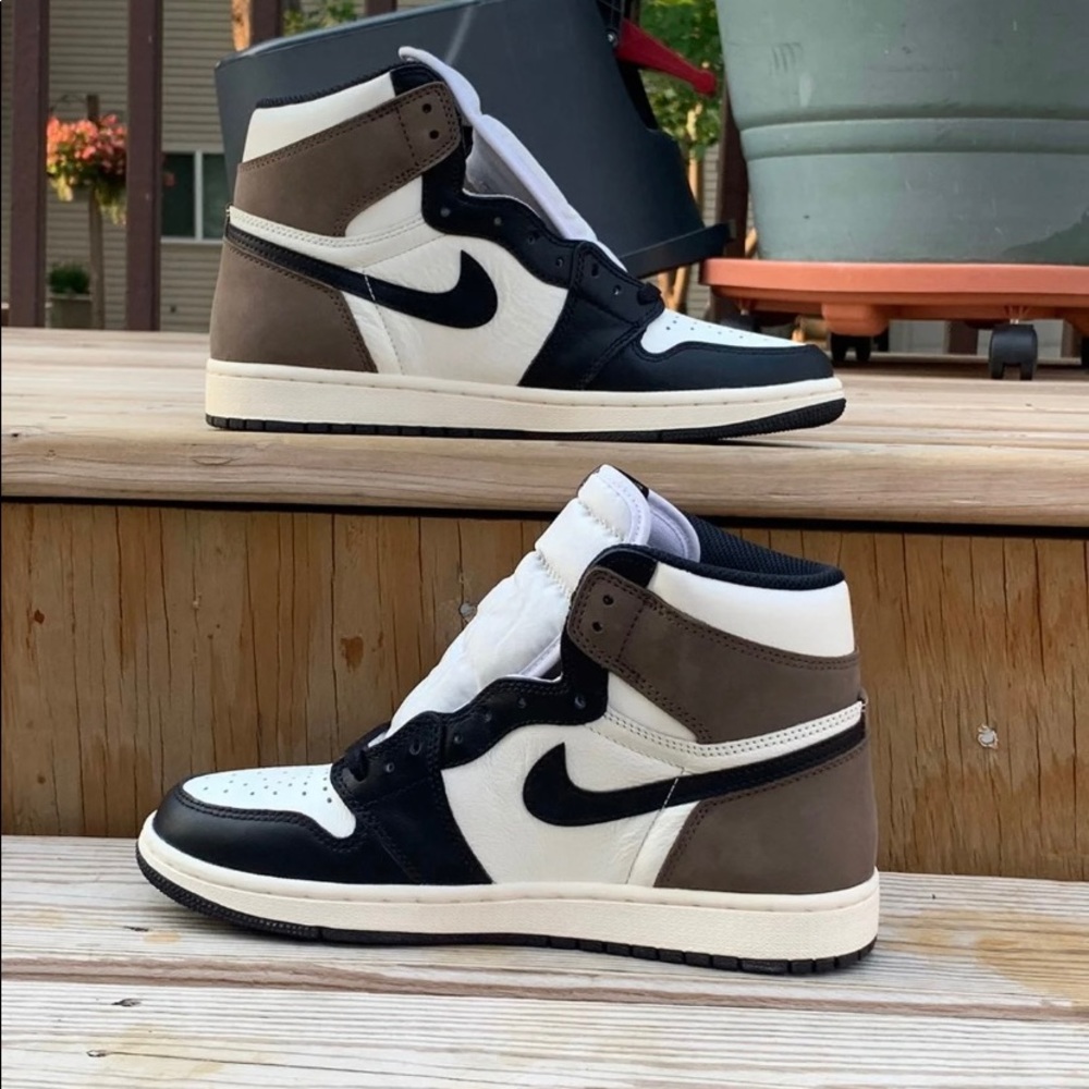 Jordan 1 mocha